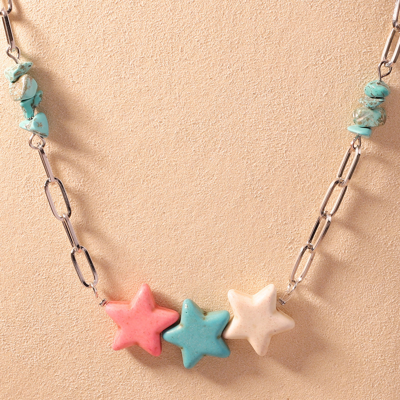 Zarte handwerkliche Halskette