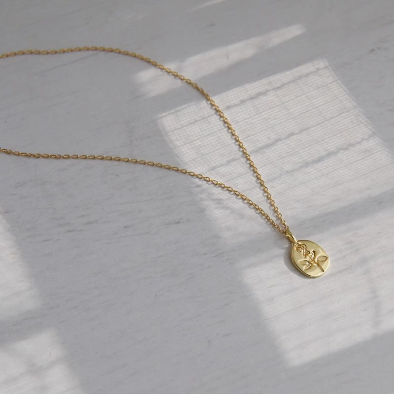 Zarte handwerkliche Halskette