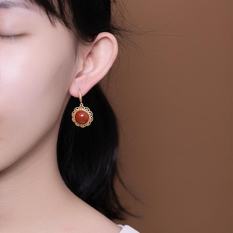 Schöne Halskette mit einzigartigem Stil