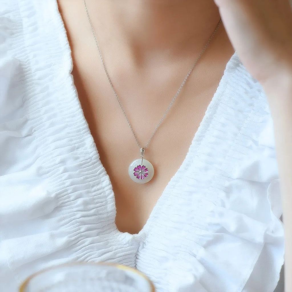 Schöne Silber Halskette mit einzigartigem Stil