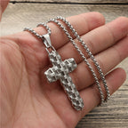 Schöne Halskette mit einzigartigem Stil