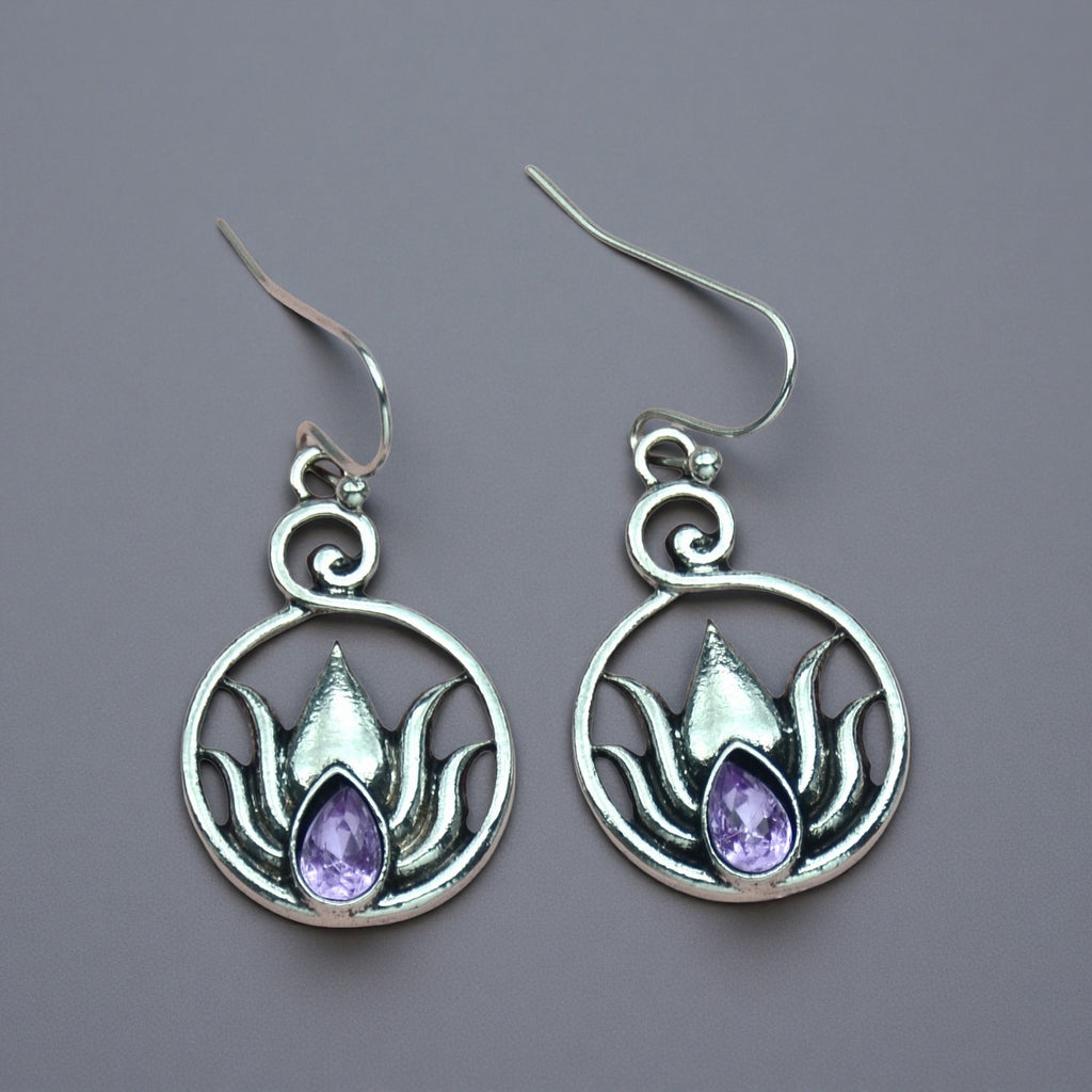 Zarte handwerkliche Ohrring