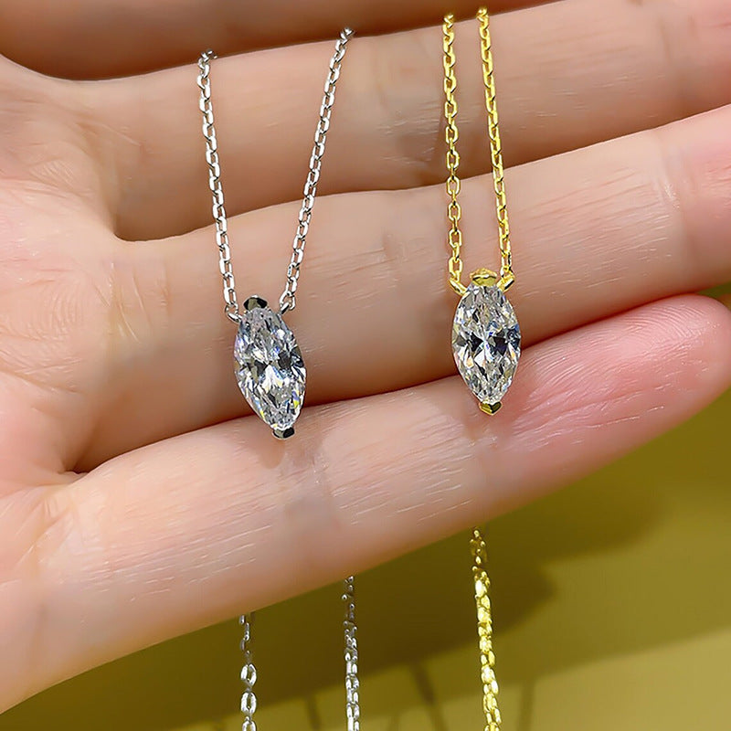 Schöne Halskette mit einzigartigem Stil