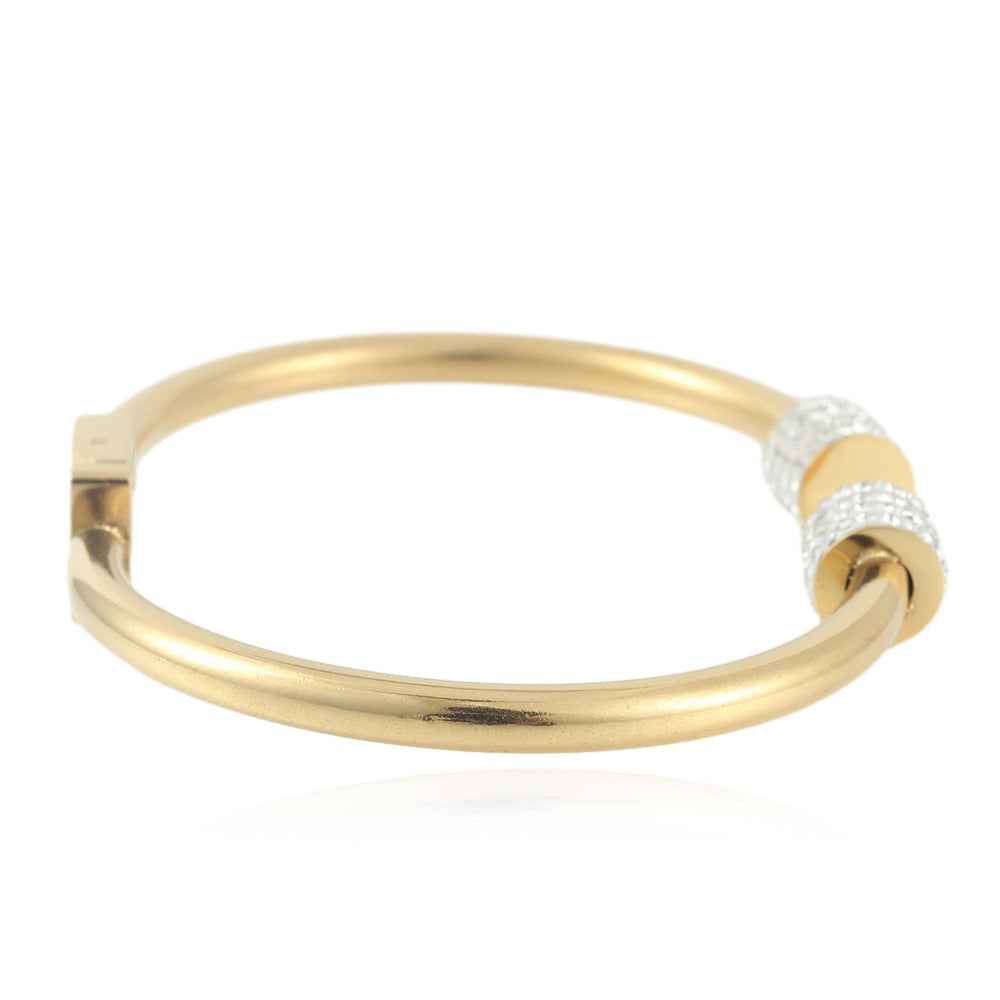 Schöne Armband mit einzigartigem Stil