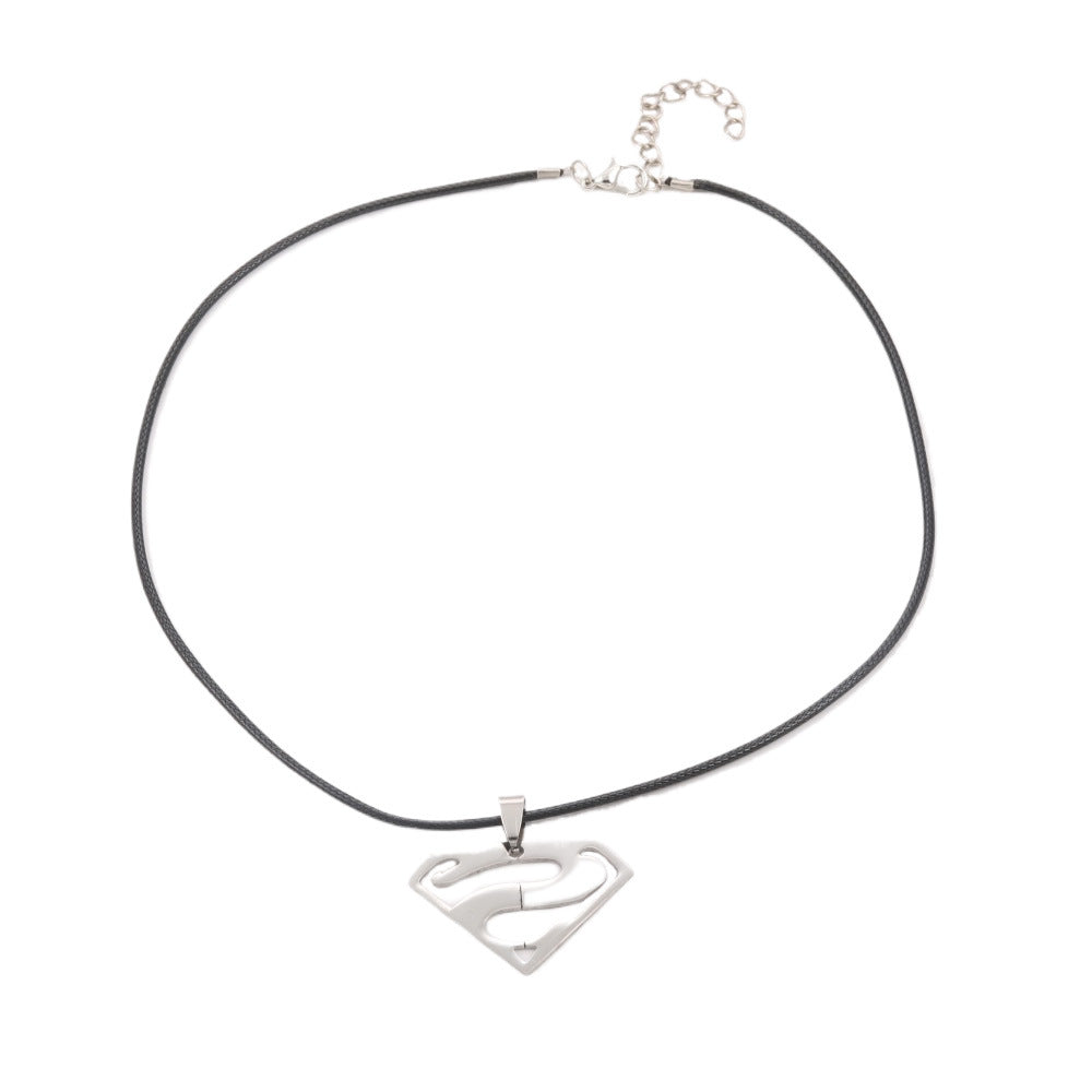 Zarte handwerkliche Halskette