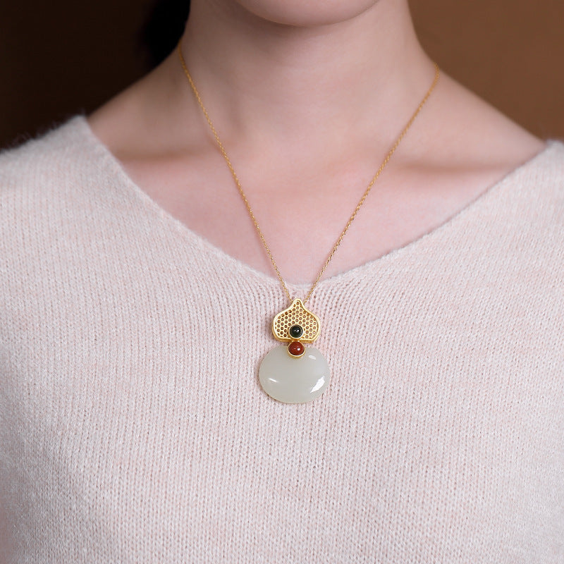 Schöne Gold Halskette mit einzigartigem Stil