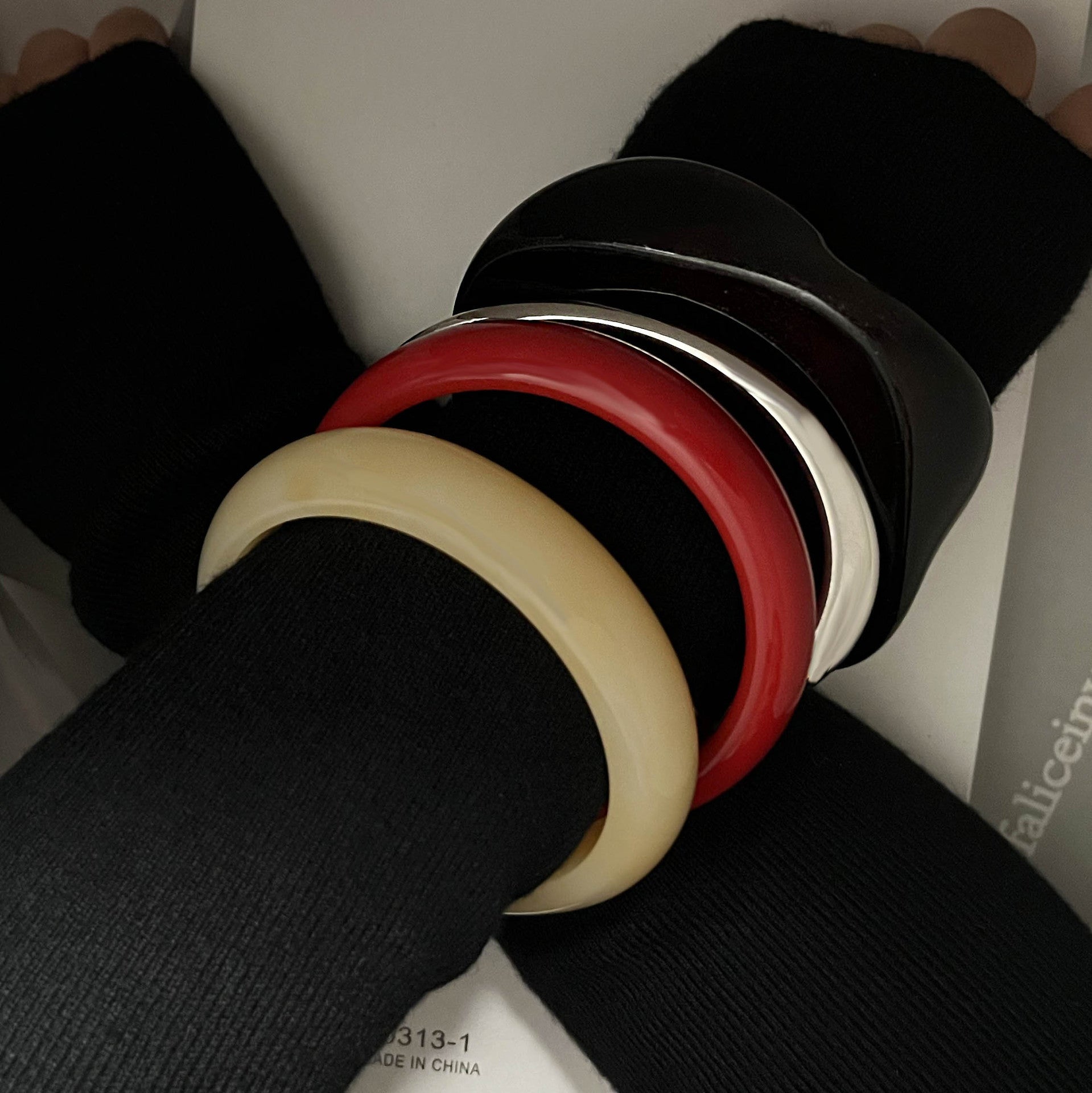 Schöne Armband mit einzigartigem Stil