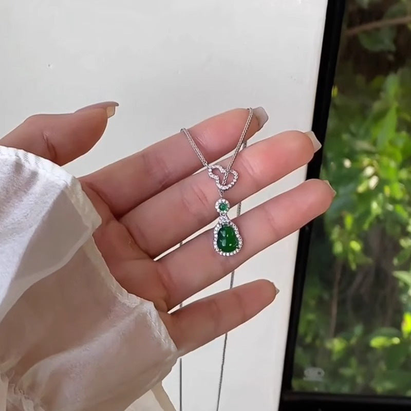 Zarte handwerkliche Halskette