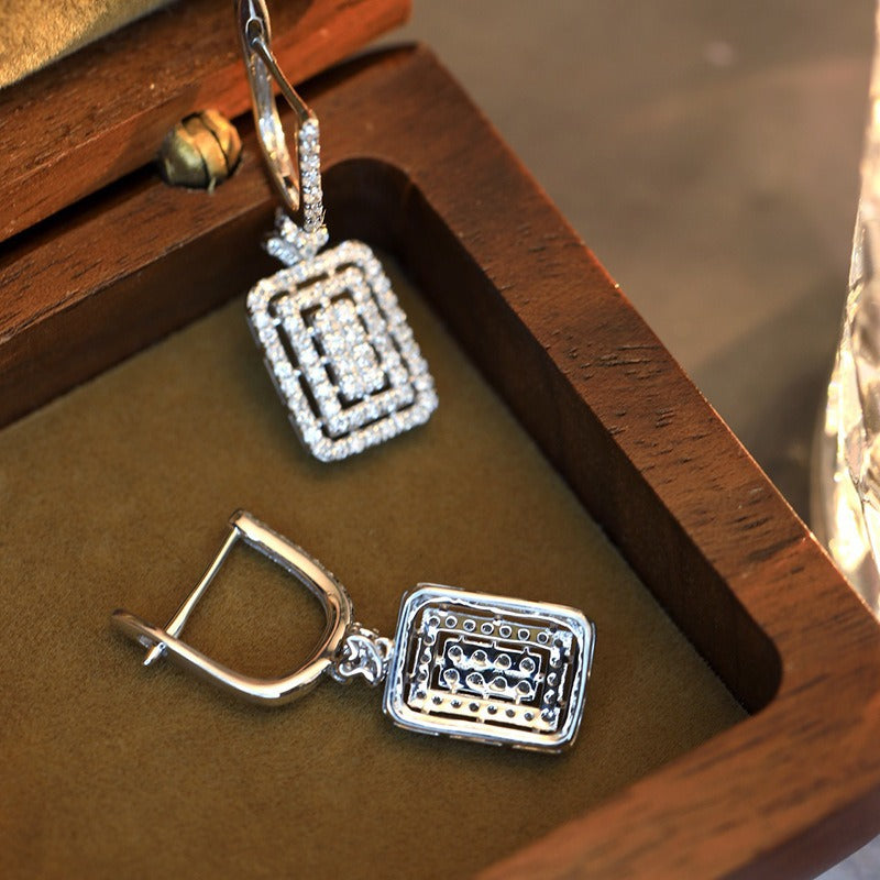 Atemberaubende Ohrring für den Alltag