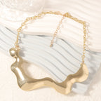 Schöne Halskette mit einzigartigem Stil