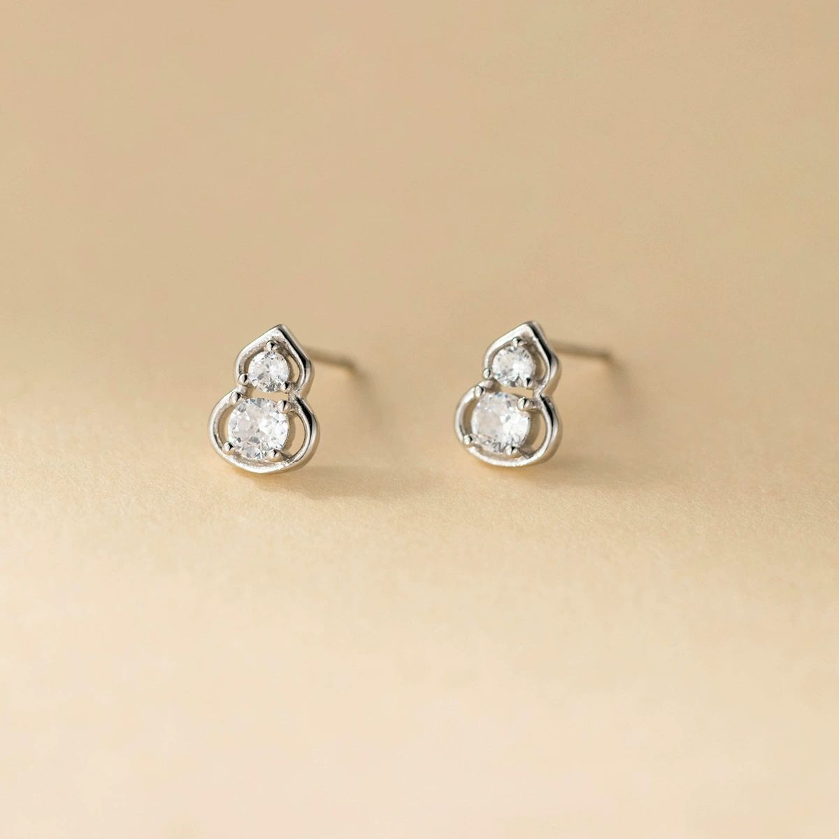 Zarte handwerkliche Ohrring