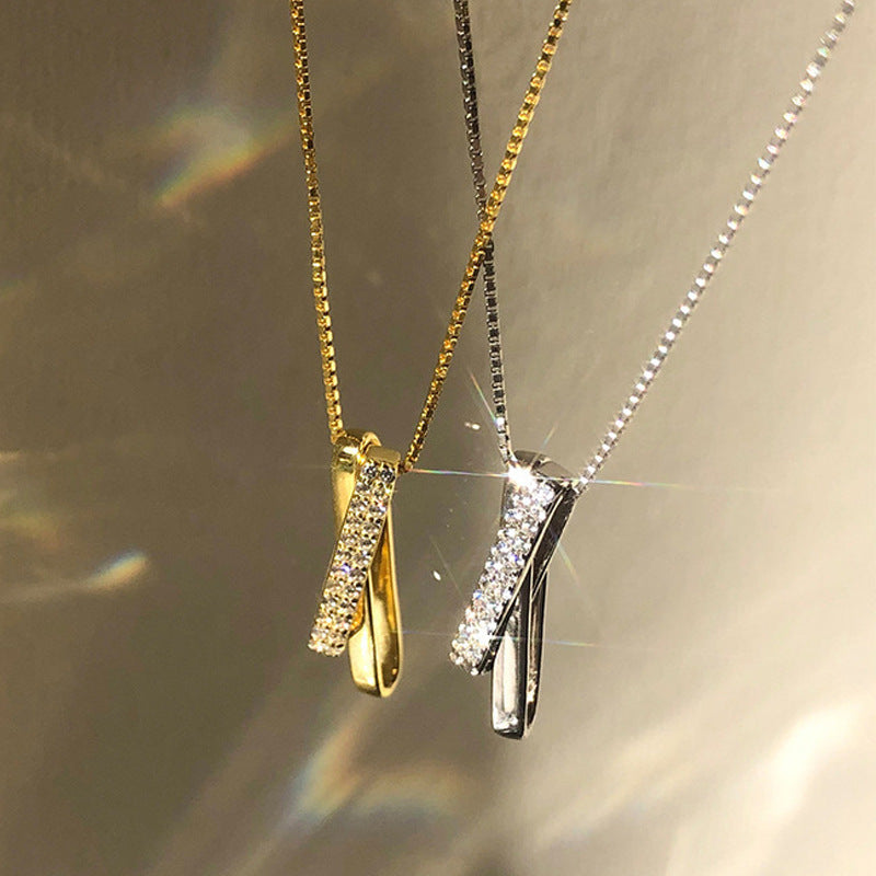 Schöne Halskette mit einzigartigem Stil