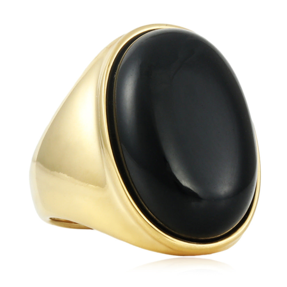 Zarte handwerkliche Ring