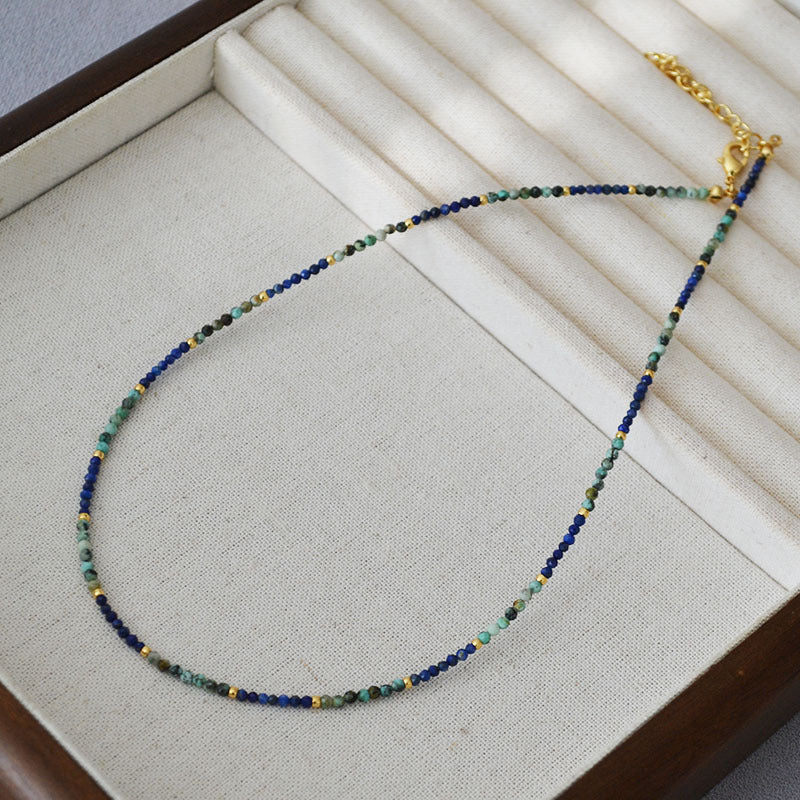 Schöne Halskette mit einzigartigem Stil