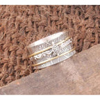 Zarte handwerkliche Ring