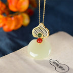 Schöne Gold Halskette mit einzigartigem Stil