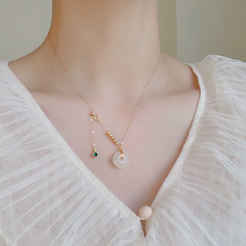 Zarte handwerkliche Halskette