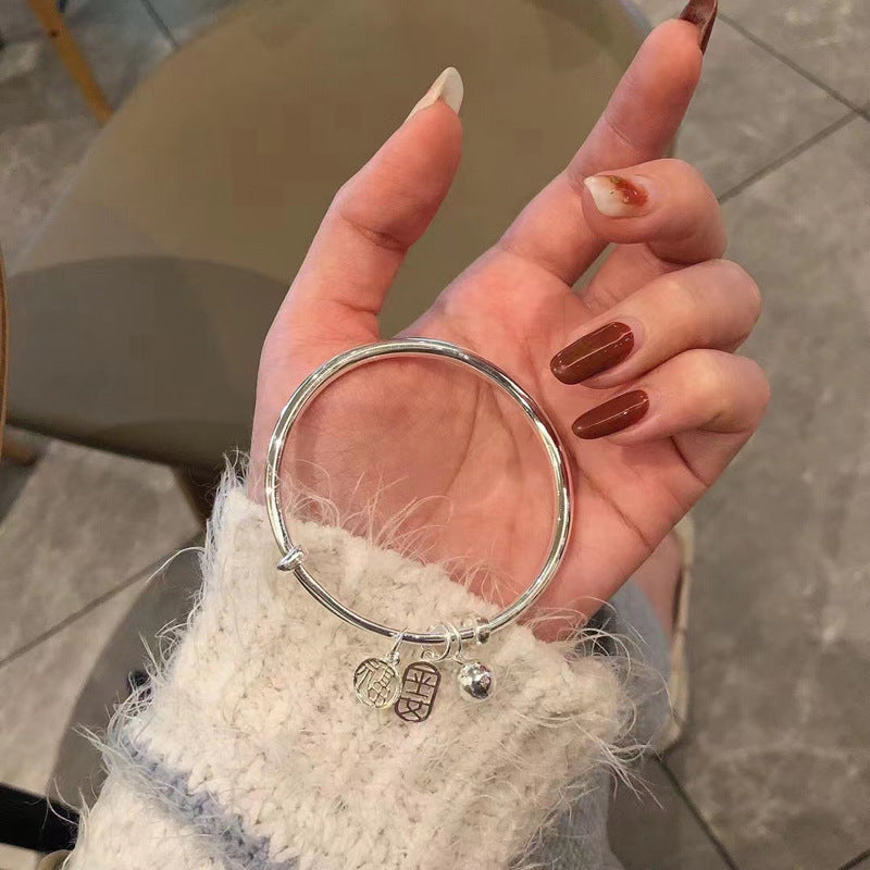 Schöne Armband mit einzigartigem Stil