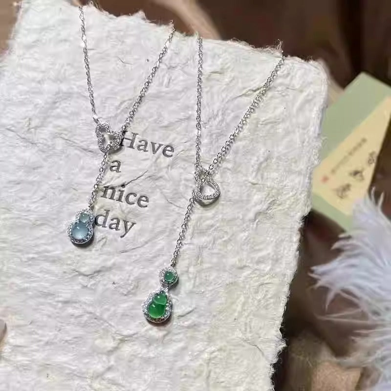 Zarte handwerkliche Halskette