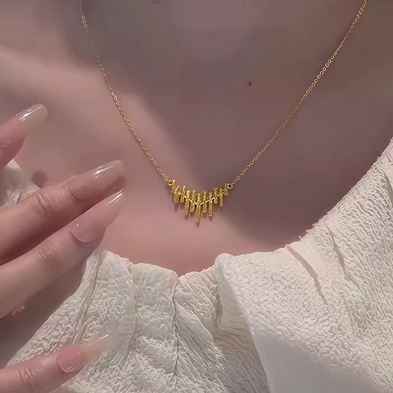 Schöne Halskette mit einzigartigem Stil