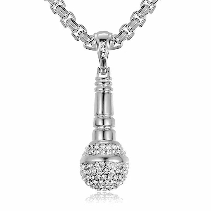 Schöne Halskette mit einzigartigem Stil