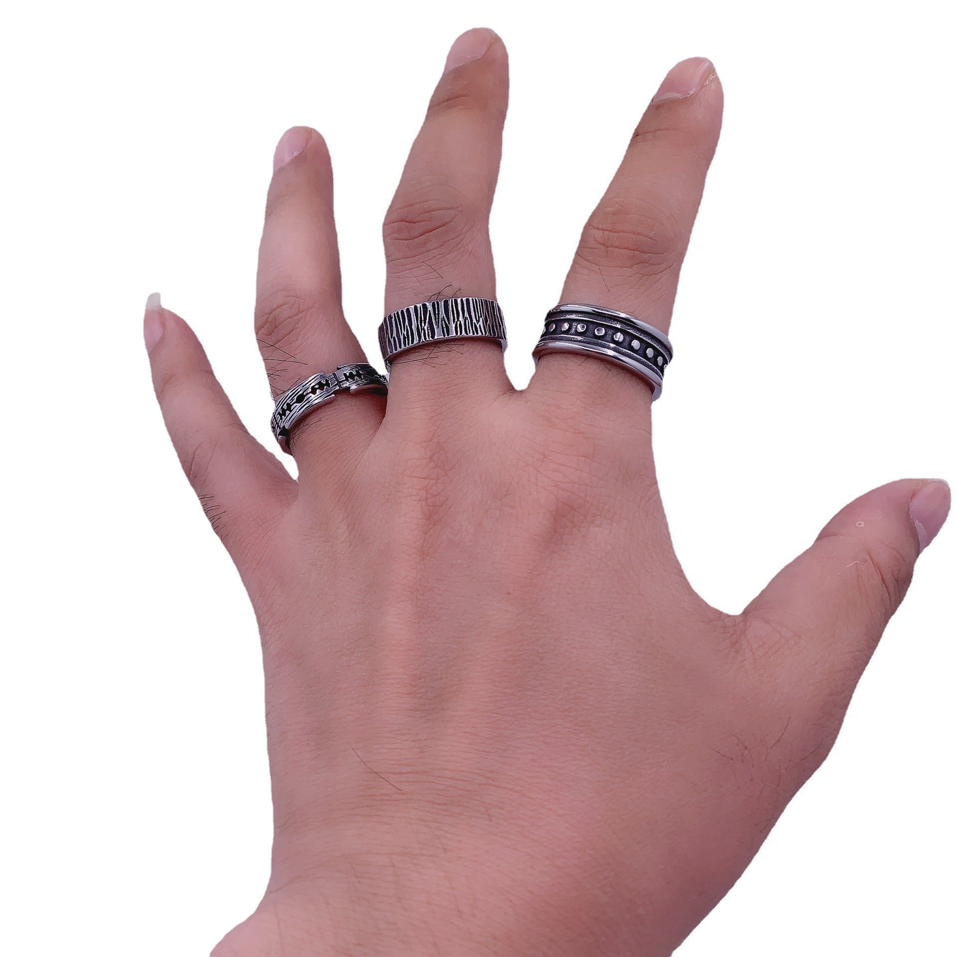 Zarte handwerkliche Ring