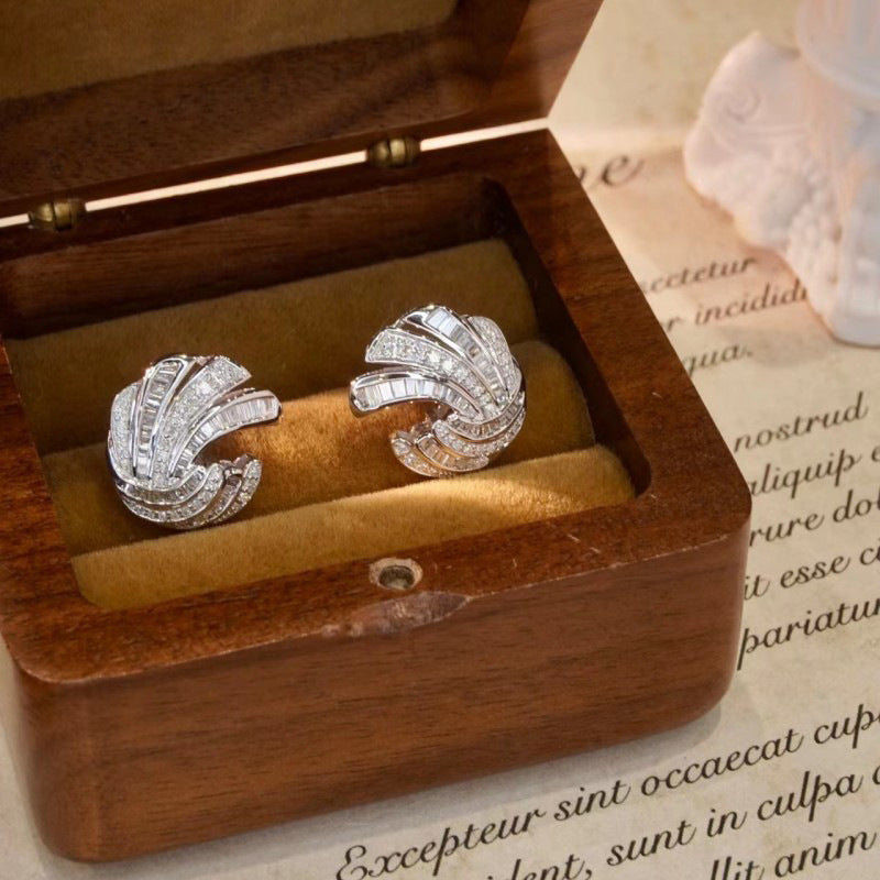 Atemberaubende Ohrring für den Alltag