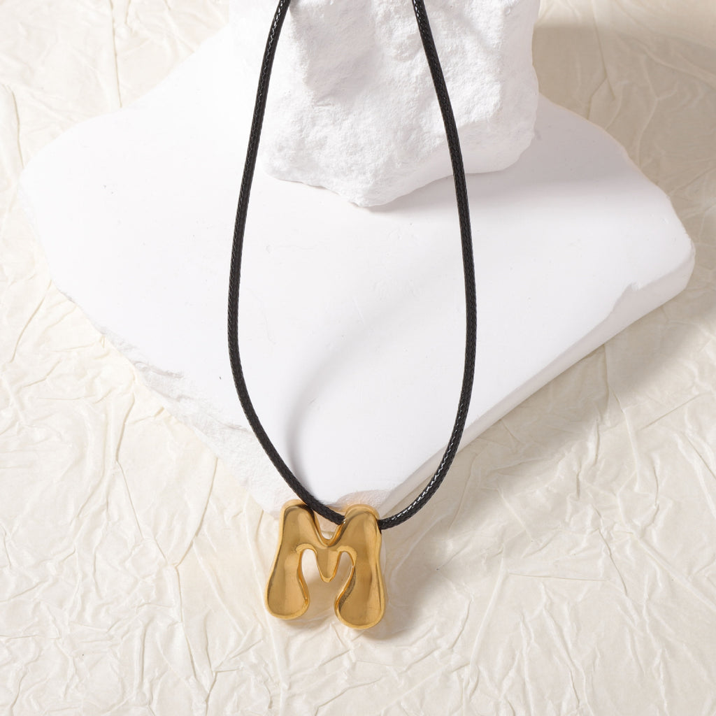 Zarte handwerkliche Halskette