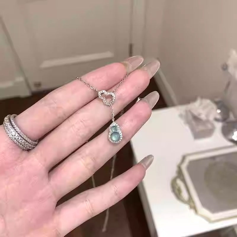 Zarte handwerkliche Halskette