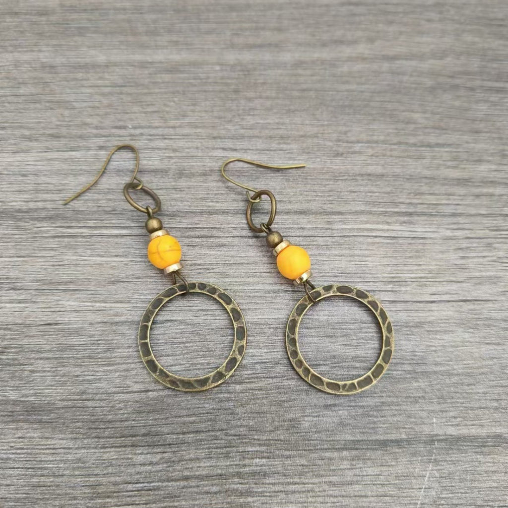 Zarte handwerkliche Ohrring