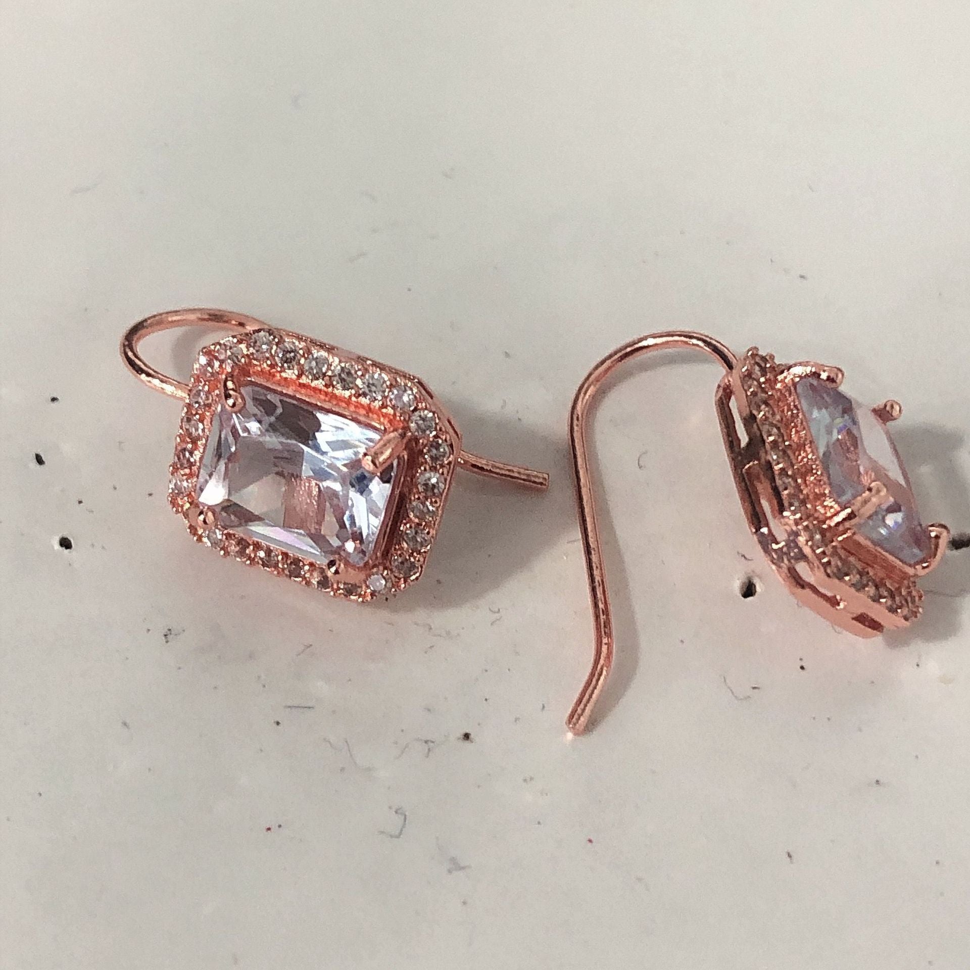 Schöne Ohrring mit einzigartigem Stil