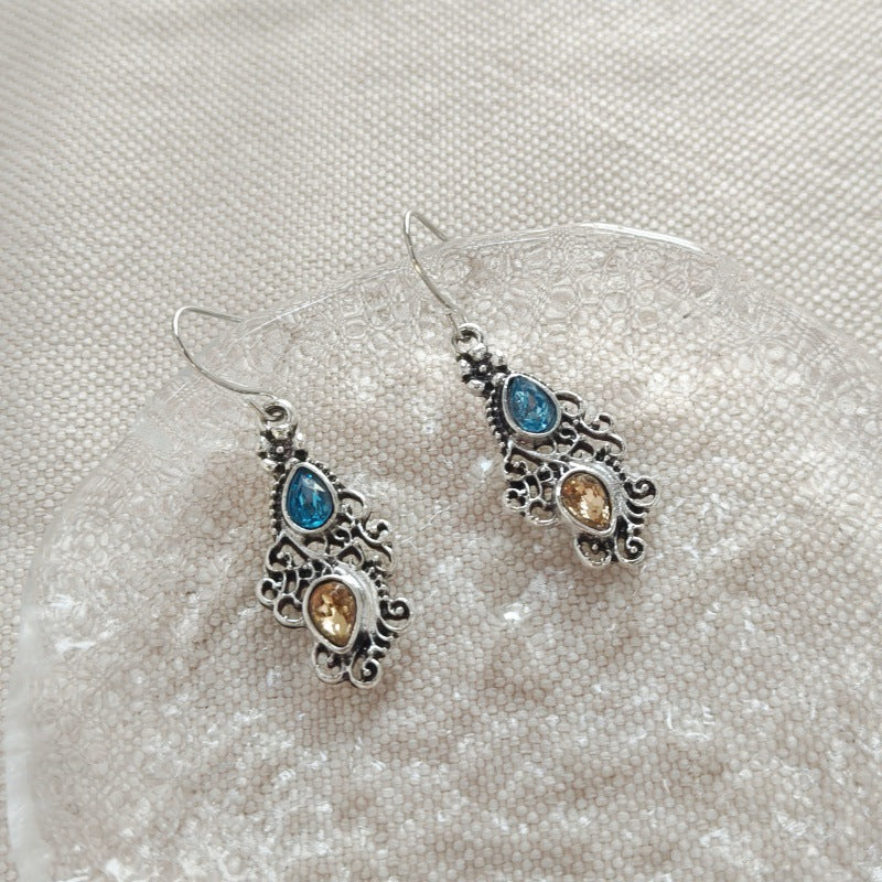 Zarte handwerkliche Ohrring