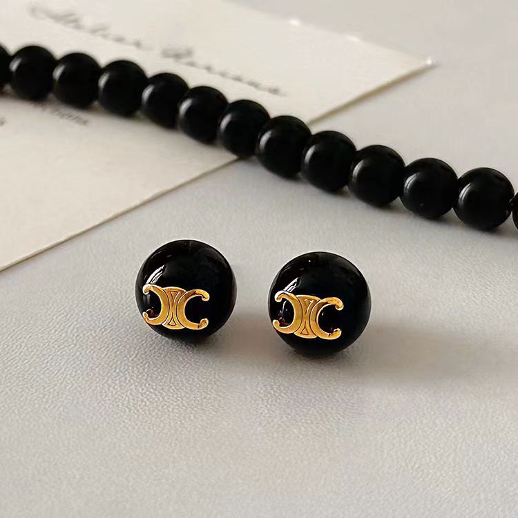 Atemberaubende Ohrring für den Alltag