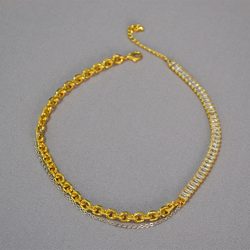 Schöne Gold Halskette mit einzigartigem Stil