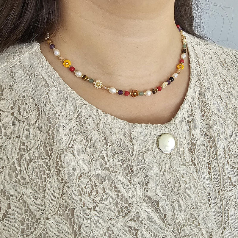 Schöne Perlen Halskette mit einzigartigem Stil