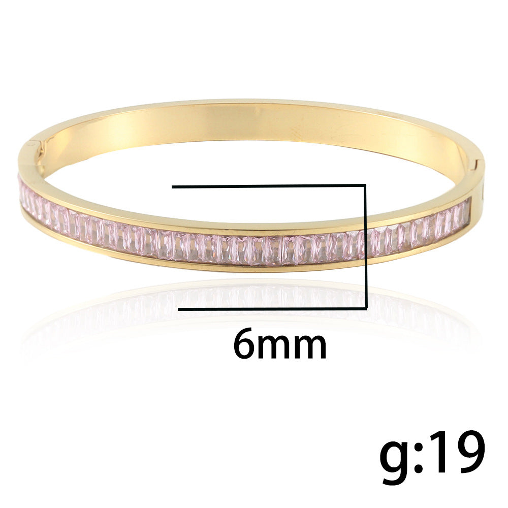 Schöne Armband mit einzigartigem Stil