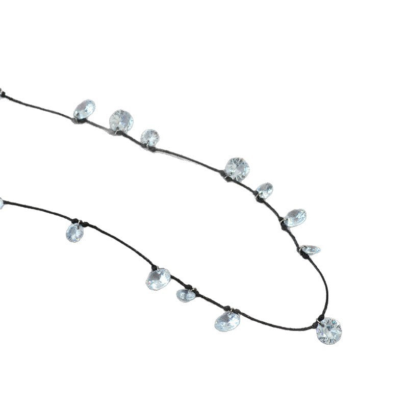 Schöne Halskette mit einzigartigem Stil