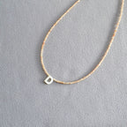 Schöne Halskette mit einzigartigem Stil