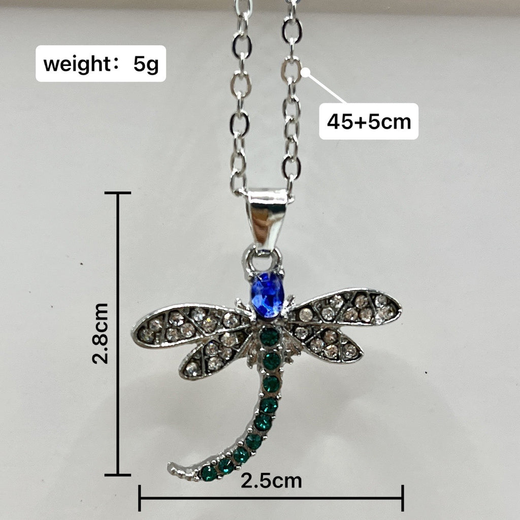 Schöne Halskette mit einzigartigem Stil