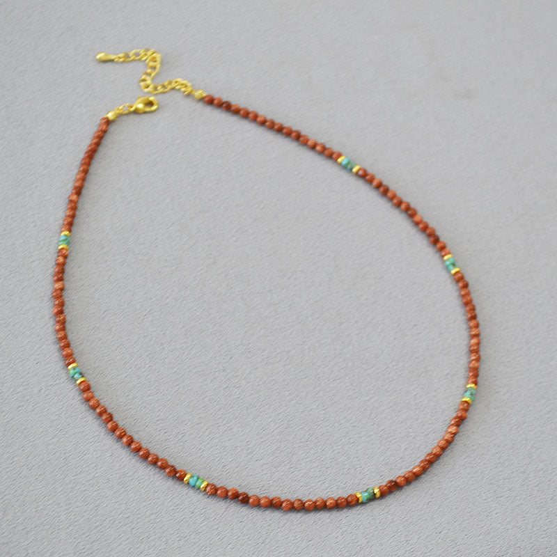 Zarte handwerkliche Halskette