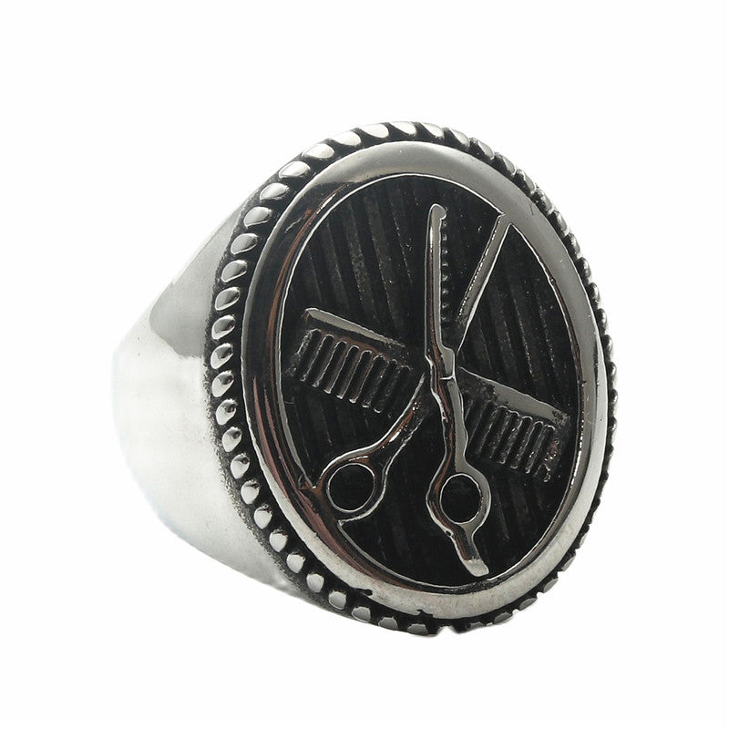 Zarte handwerkliche Ring
