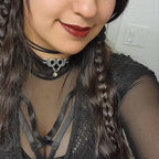 Schöne Halskette mit einzigartigem Stil