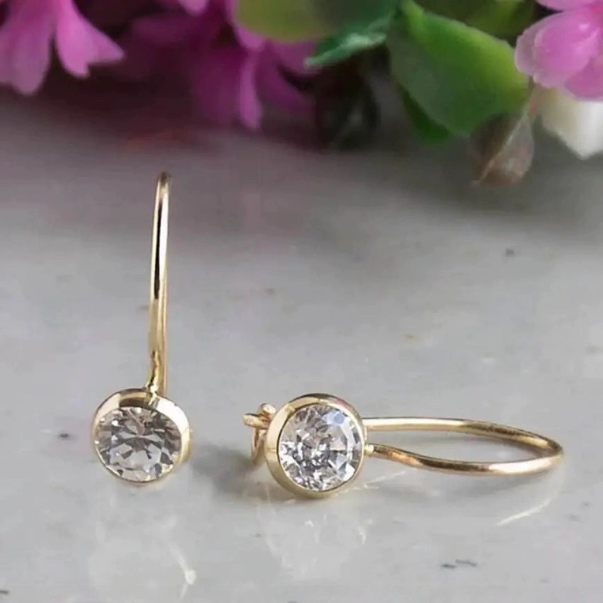 Zarte handwerkliche Ohrring