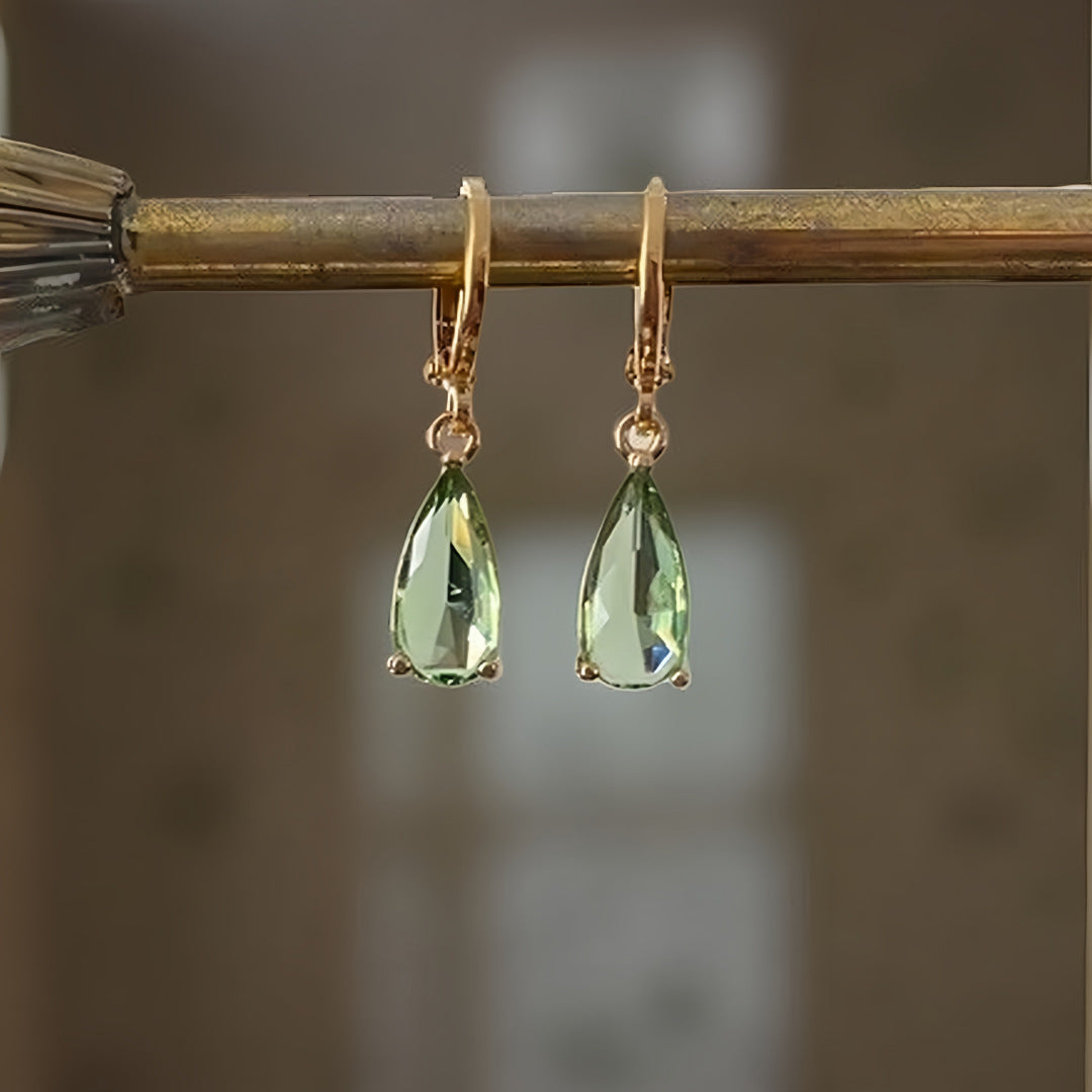 Schöne Ohrring mit einzigartigem Stil