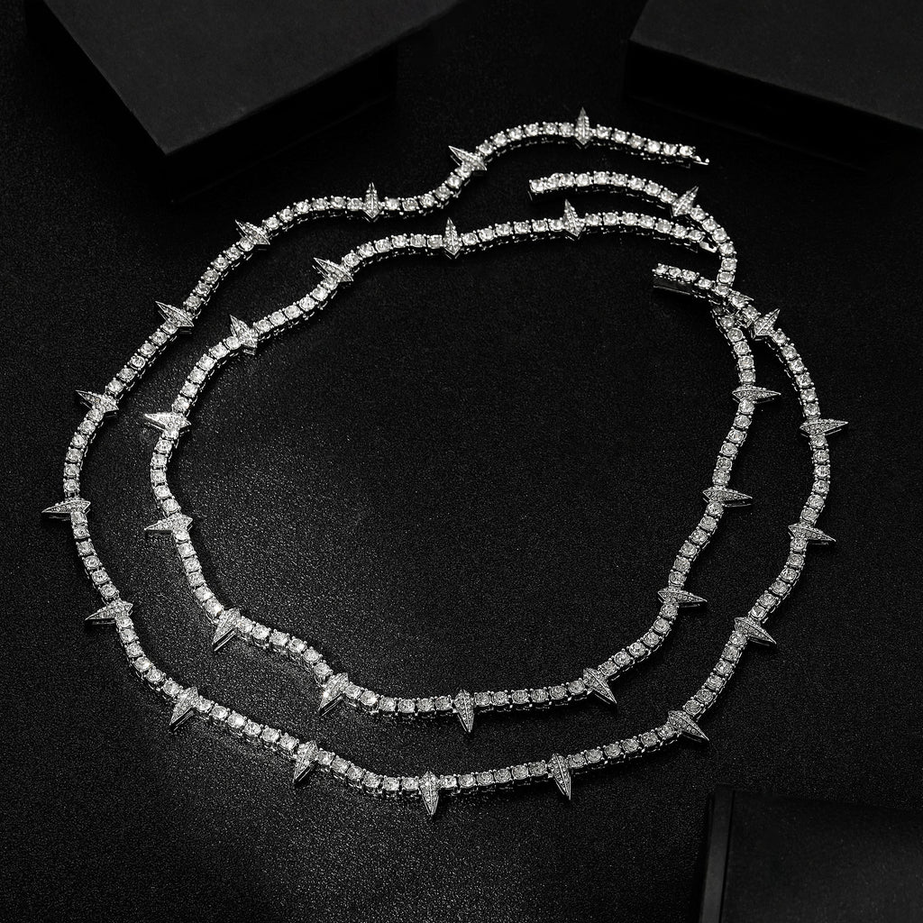 Schöne Halskette mit einzigartigem Stil