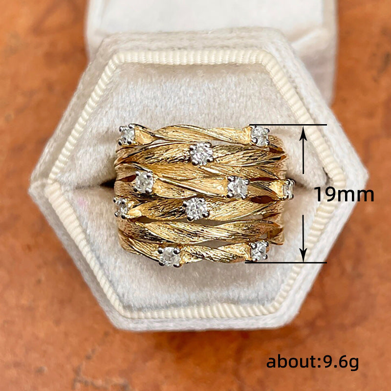 Schöne Gold Ring mit einzigartigem Stil