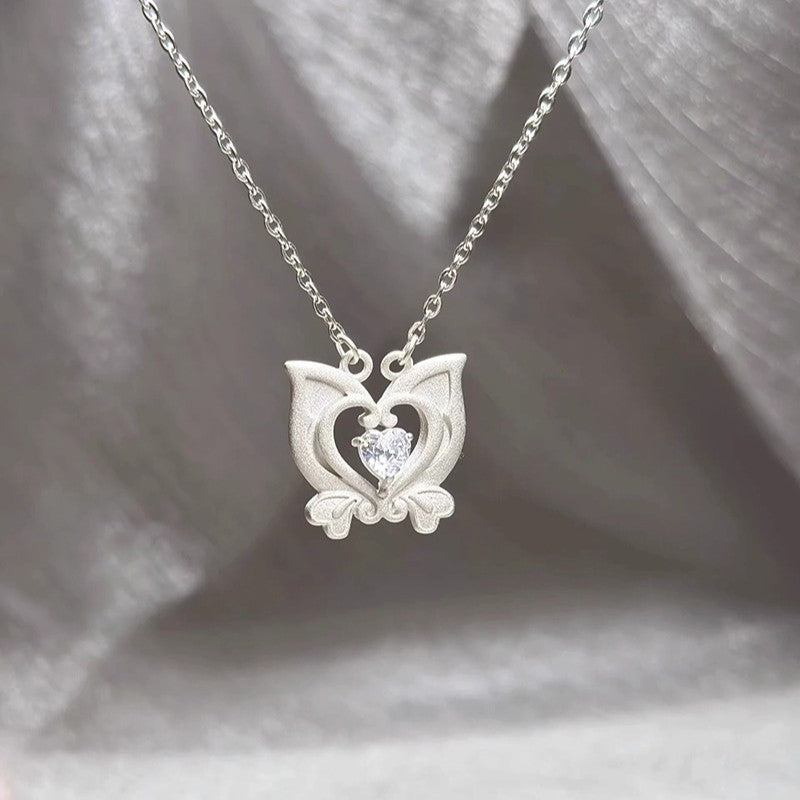 Schöne Halskette mit einzigartigem Stil