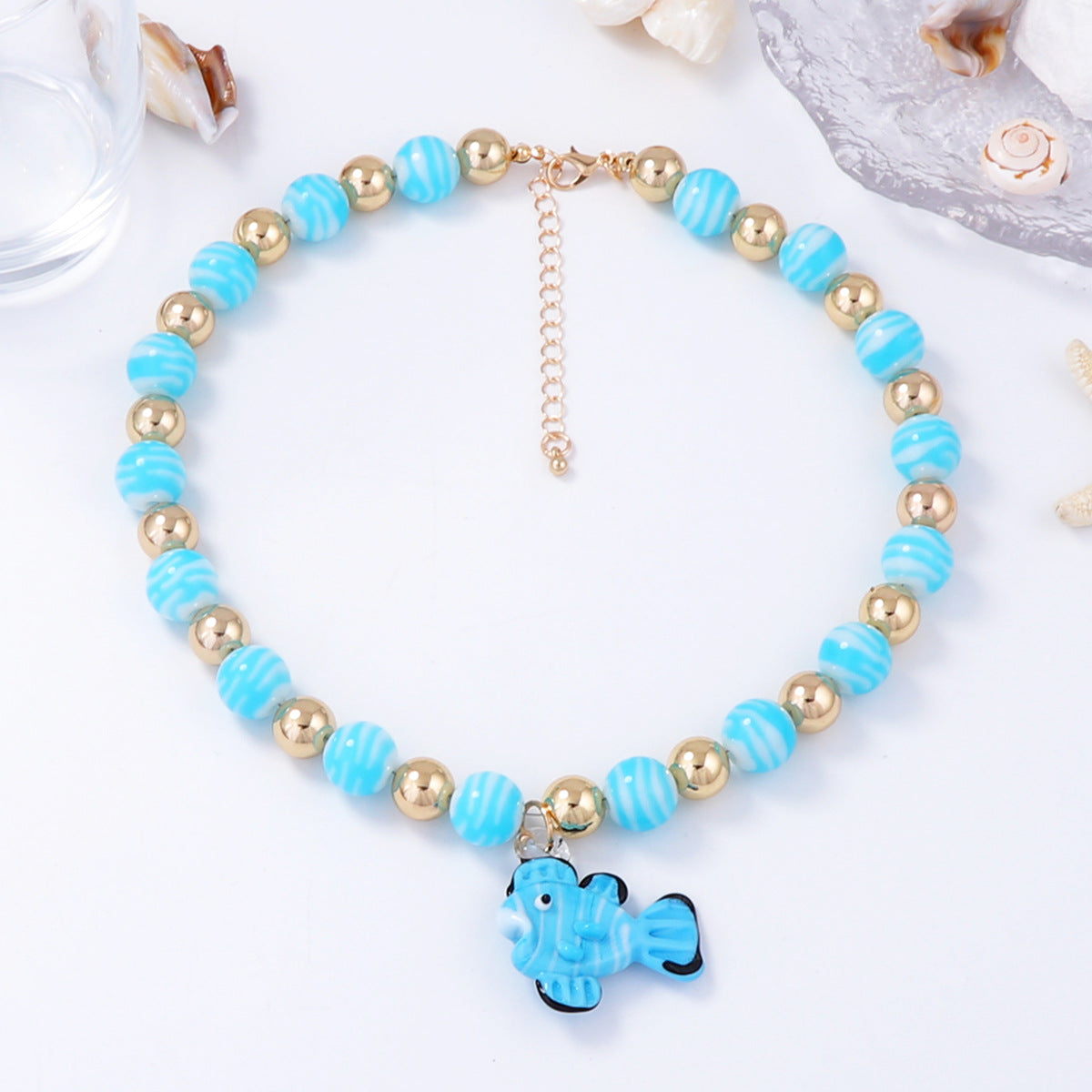 Zarte handwerkliche Halskette