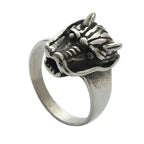 Zarte handwerkliche Ring