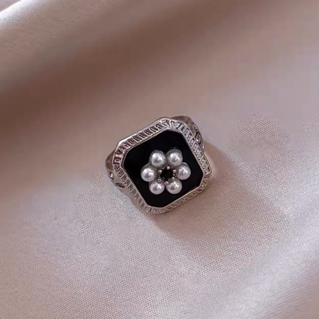 Schöne Perlen Ring mit einzigartigem Stil